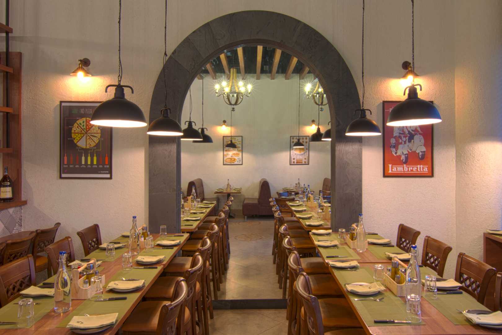 La Pizzeria Pune Interior Image 3